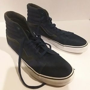 Vans off the Wall Navy Sneaker. Size  11. CT